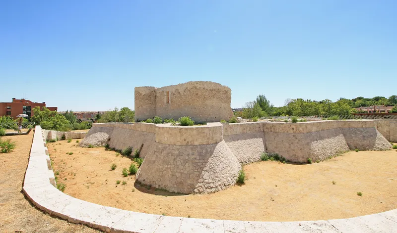CASTILLO DE LA ALAMEDA