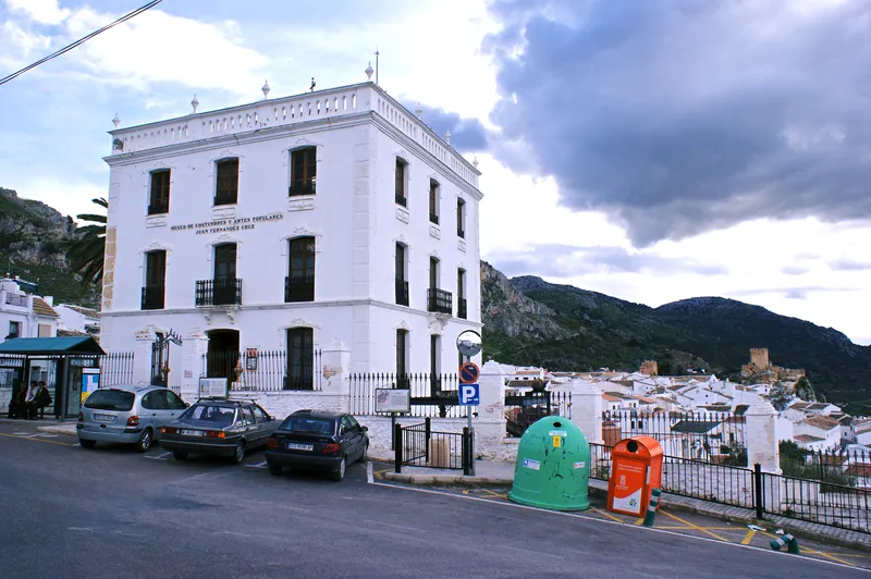 MUSEO DE COSTUMBRES Y ARTES POPULARES "JUAN FERNÁNDEZ CRUZ"