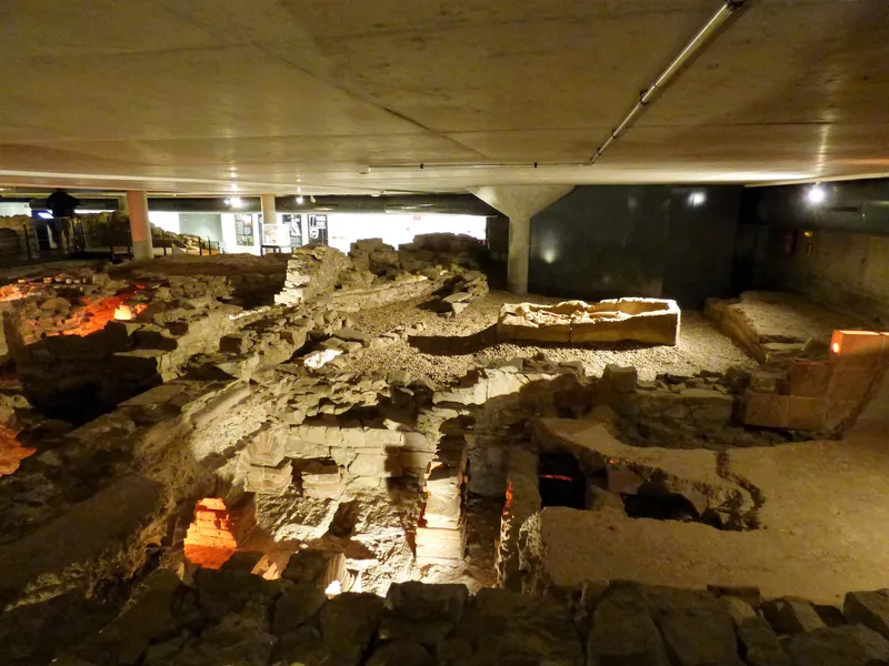 MUSEO DE LAS TERMAS ROMANAS DE CAMPO VALDÉS
