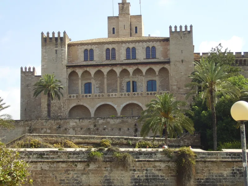 PALACIO REAL DE LA ALMUDAINA