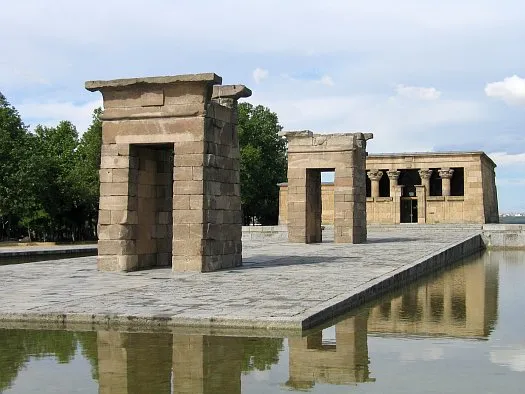 TEMPLO DE DEBOD
